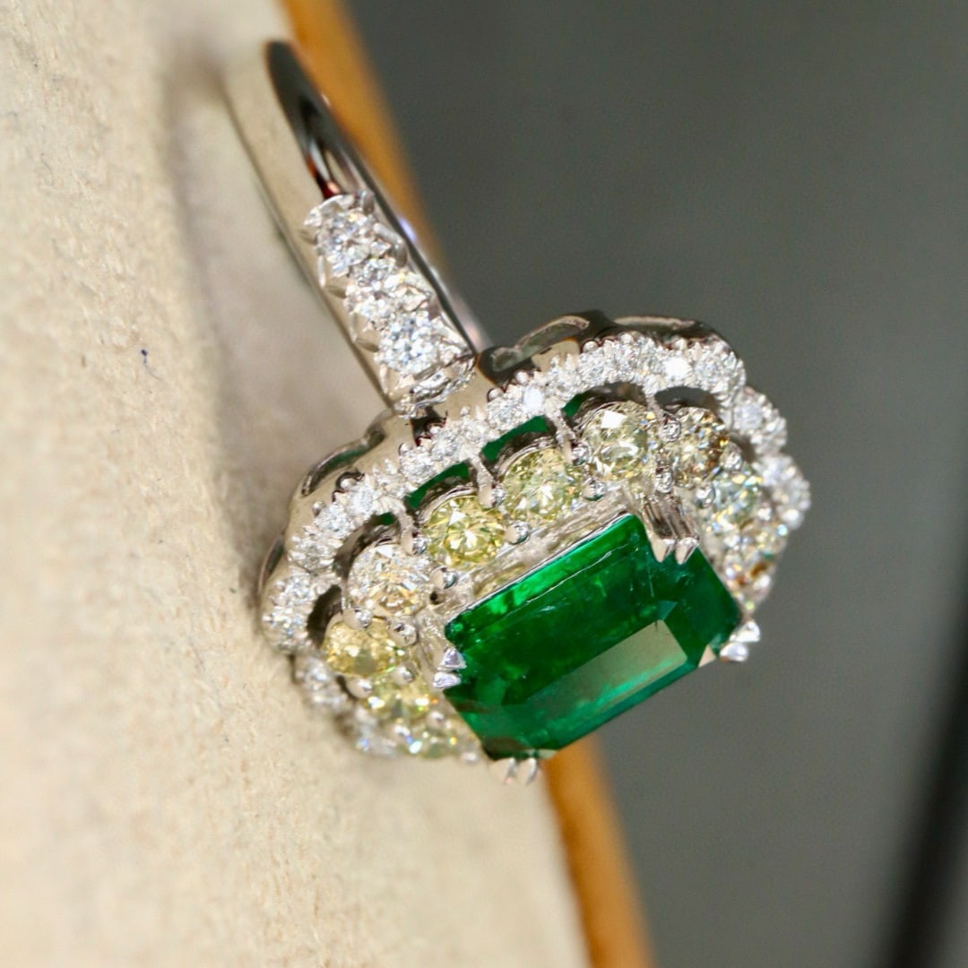 14k Gold 2.91 Ctw Vivid Green Natural Emerald & Diamond Ring - 2