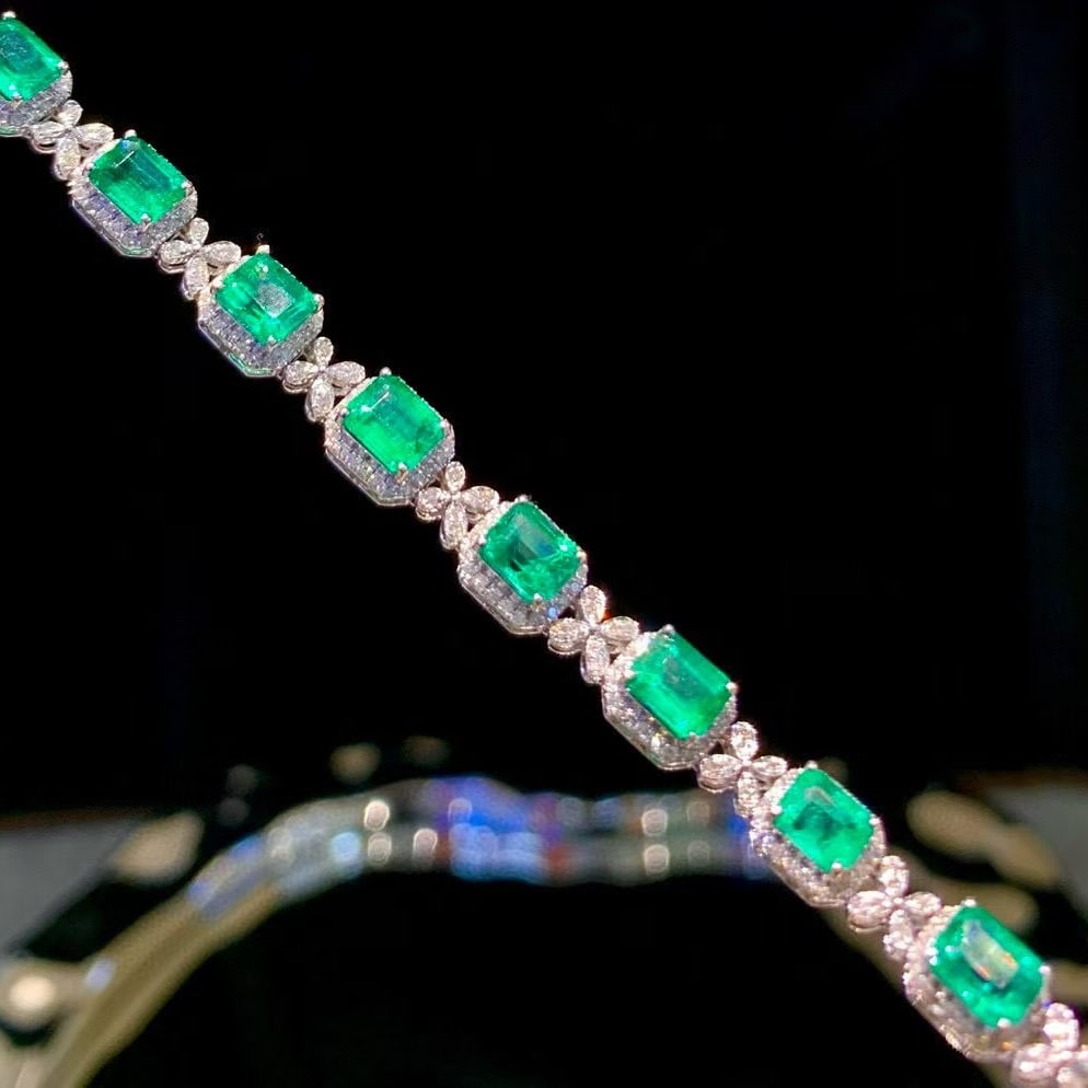 14k Gold 7.5 Ct Natural Emerald & Diamond Bracelet - 2