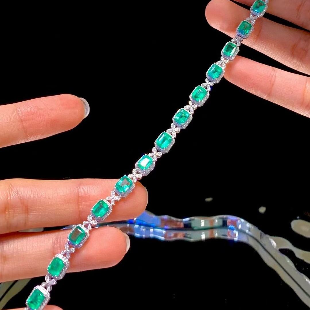 14k Gold 7.5 Ct Natural Emerald & Diamond Bracelet - 3