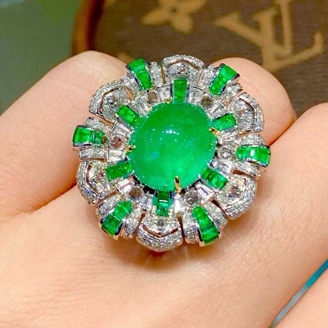 14k Gold 8.05 Ct Natural Emerald & Diamond Ring - 4