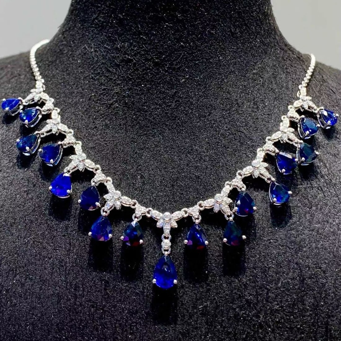 14k Gold 7.1 Ct Natural Sapphire & Diamond Necklace - 4