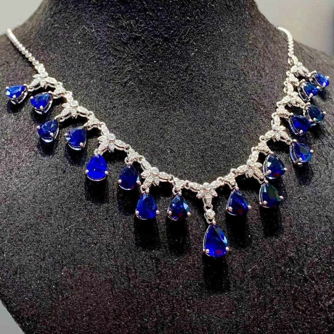 14k Gold 7.1 Ct Natural Sapphire & Diamond Necklace - 5