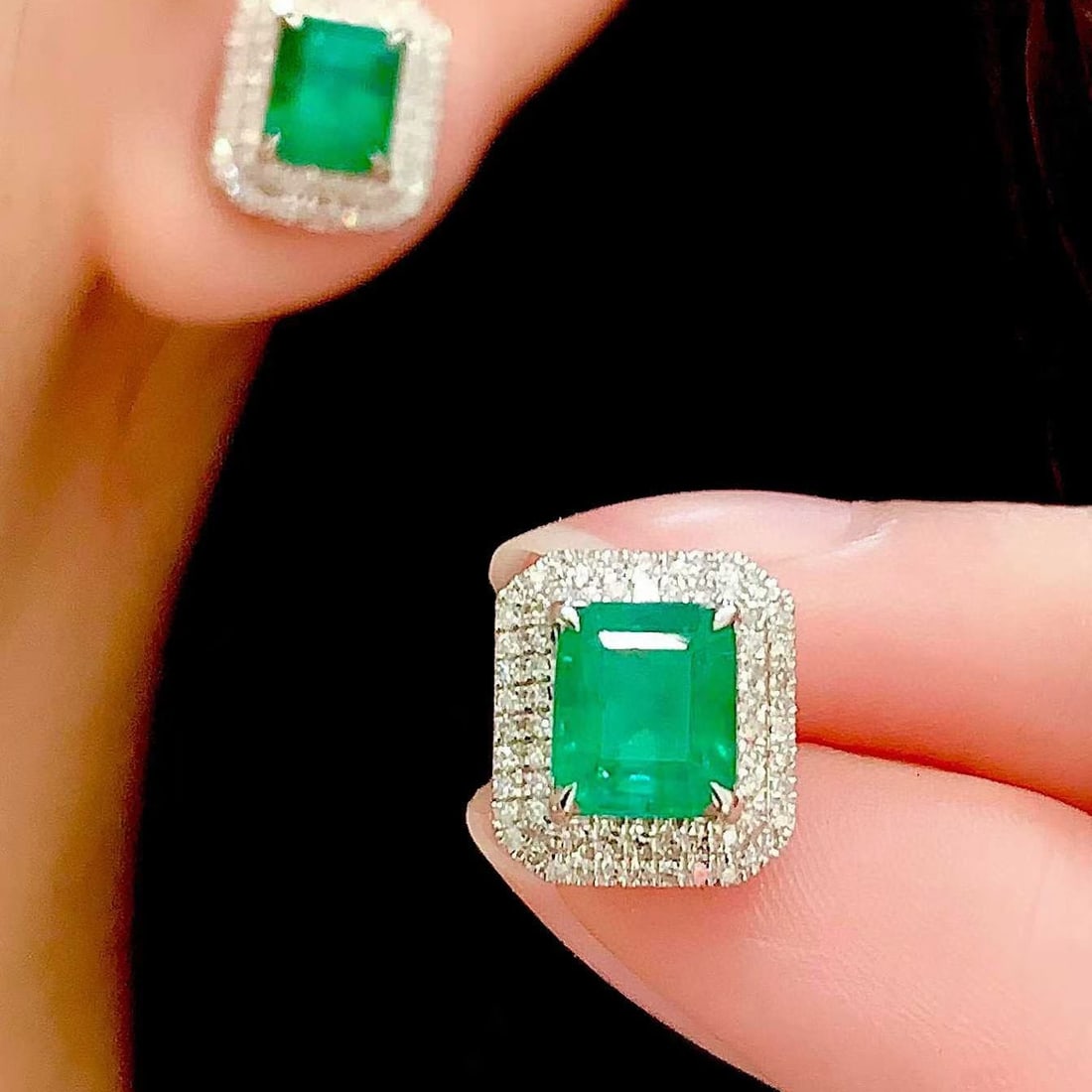14k Gold 2.8 Ct Natural Emerald & Diamond Earrings - 2