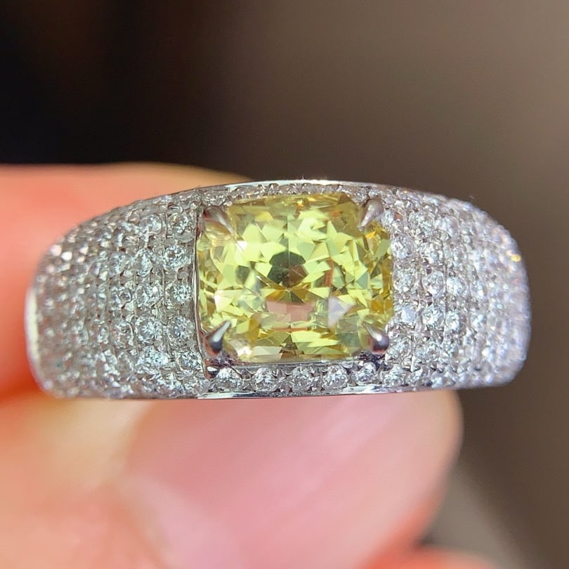 14k Gold 3.01 Ctw Natural Sapphire & Diamond Ring: Ref:231155085 // gold content:14k gold // ring size:7. 25us // // main gemstone:sapphire // shape:radiant // carat weight:2. 08ct // color:yellow // treatment:natural // // adjacent gemstone 2 : diamo