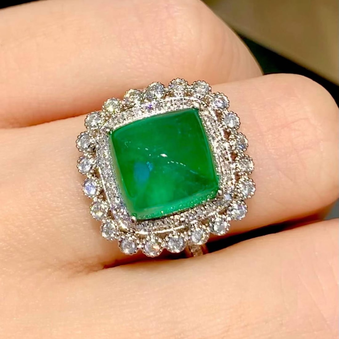 14k Gold 5.38 Ct Natural Emerald & Diamond Ring - 4