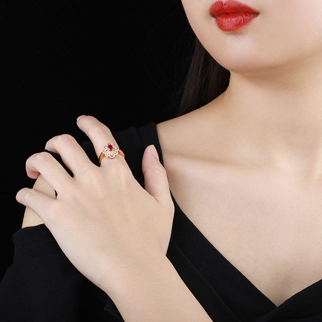 14k Gold 0.77 Ctw Natural Ruby & Diamond Ring - 5