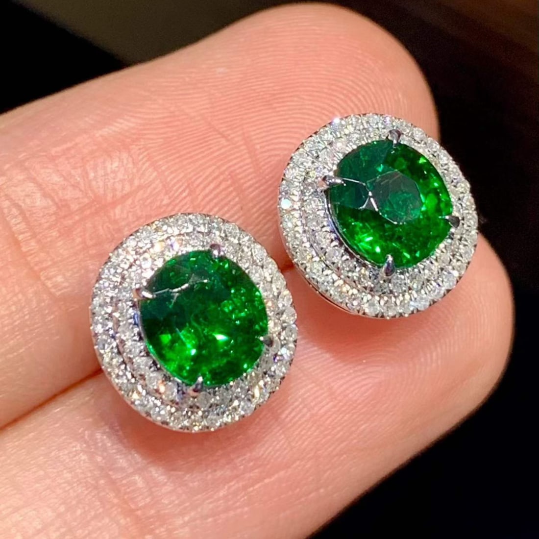 14k Gold 2.3 Ct Natural Tsavorite & Diamond Earrings - 3