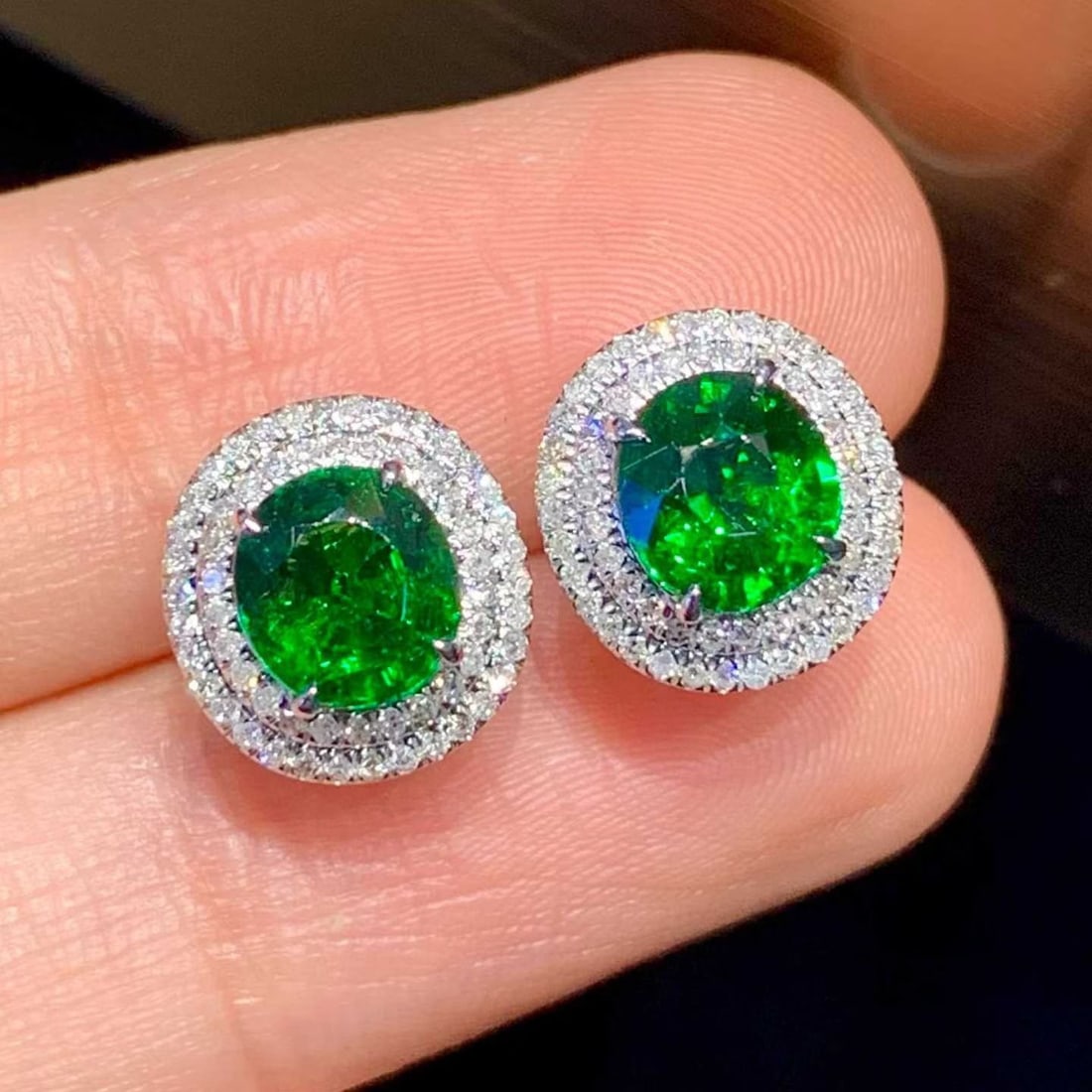 14k Gold 2.3 Ct Natural Tsavorite & Diamond Earrings - 5