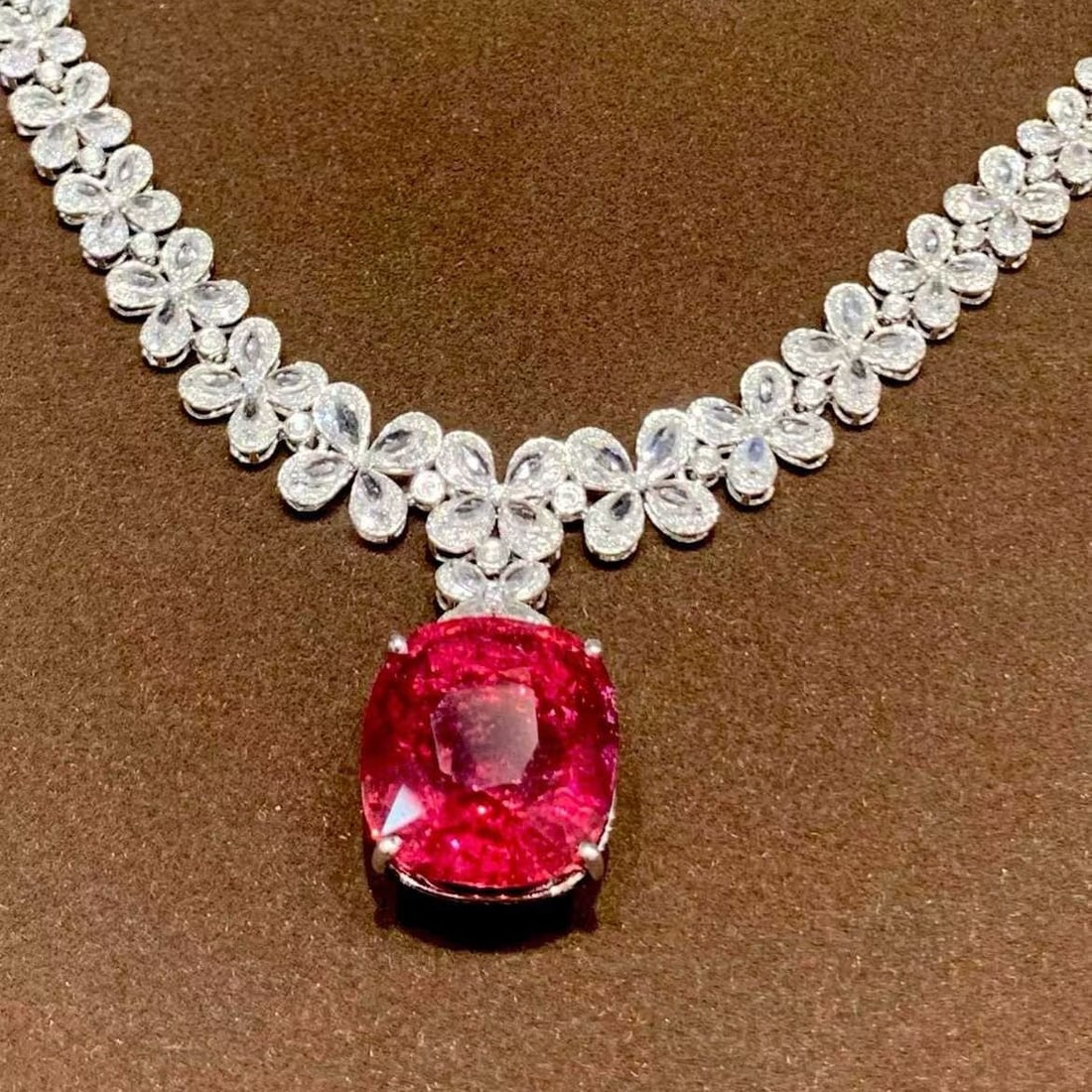 14k Gold 25 Ct Natural Tourmaline & Diamond Necklace - 4