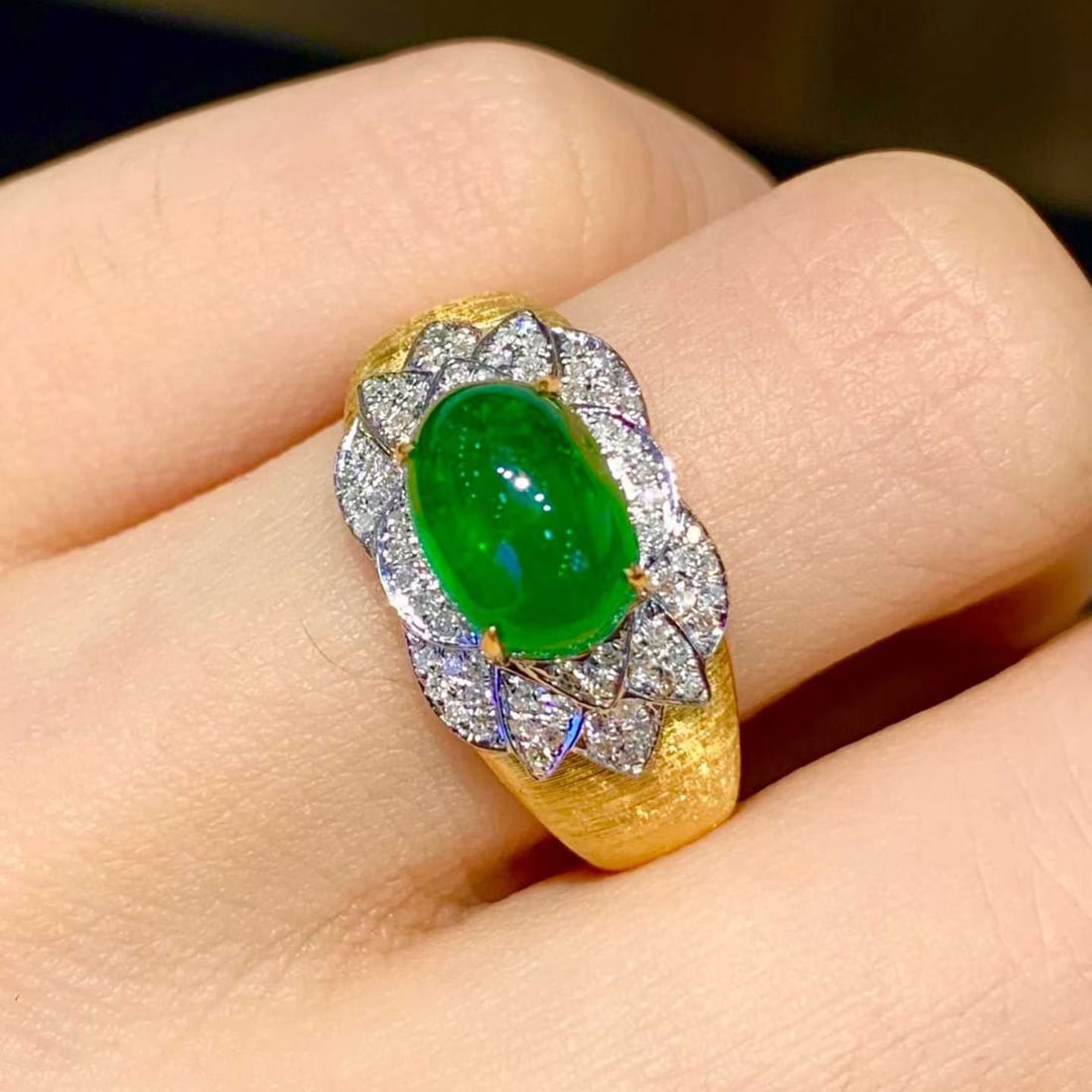 14k Gold 2.1 Ct Natural Emerald & Diamond Ring - 5