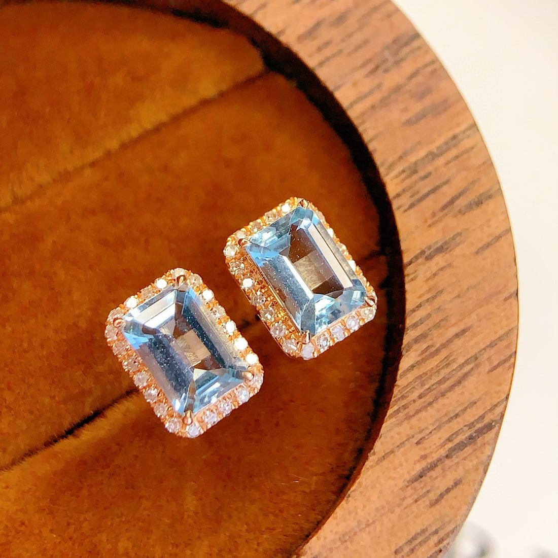 14k Gold 1.4 Ct Natural Aquamarine & Diamond Earrings - 4