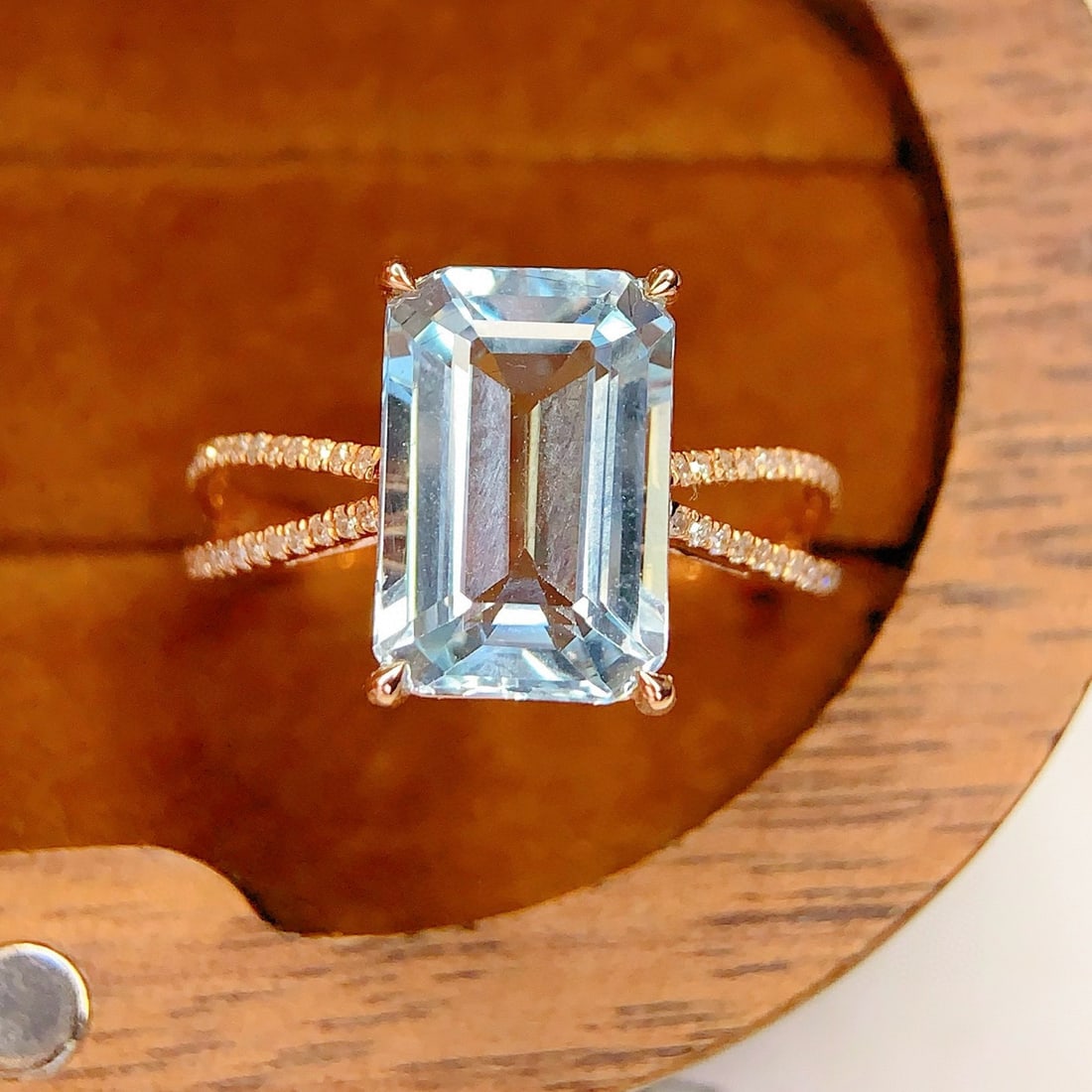 14k Gold 3.9 Ct Natural Aquamarine & Diamond Ring - 4