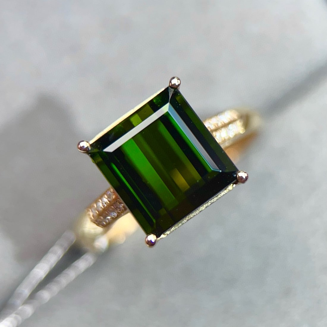 14k Gold 4 Ct Natural Tourmaline & Diamond Ring: Ref:231155163 // gold content:14k gold // ring size:7. 25us // // main gemstone:tourmaline // shape:octagonal // carat weight:4ct // color:green // treatment:natural // // adjacent gemstone 2 :