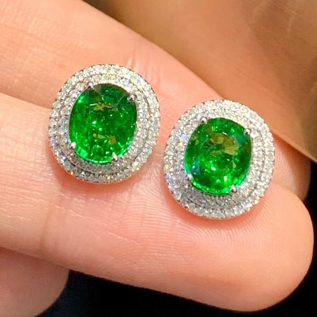 14k Gold 2.5 Ct Natural Tsavorite & Diamond Earrings - 5