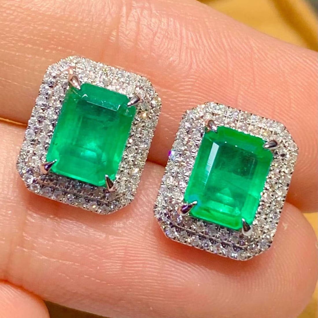 14k Gold 2.1 Ct Natural Emerald & Diamond Earrings - 2