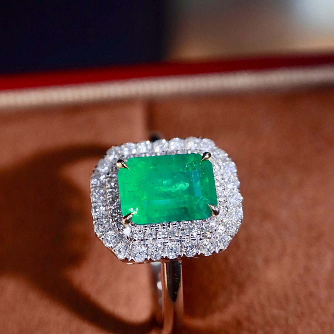 14k Gold 2.25 Ctw Natural Emerald & Diamond Ring - 2