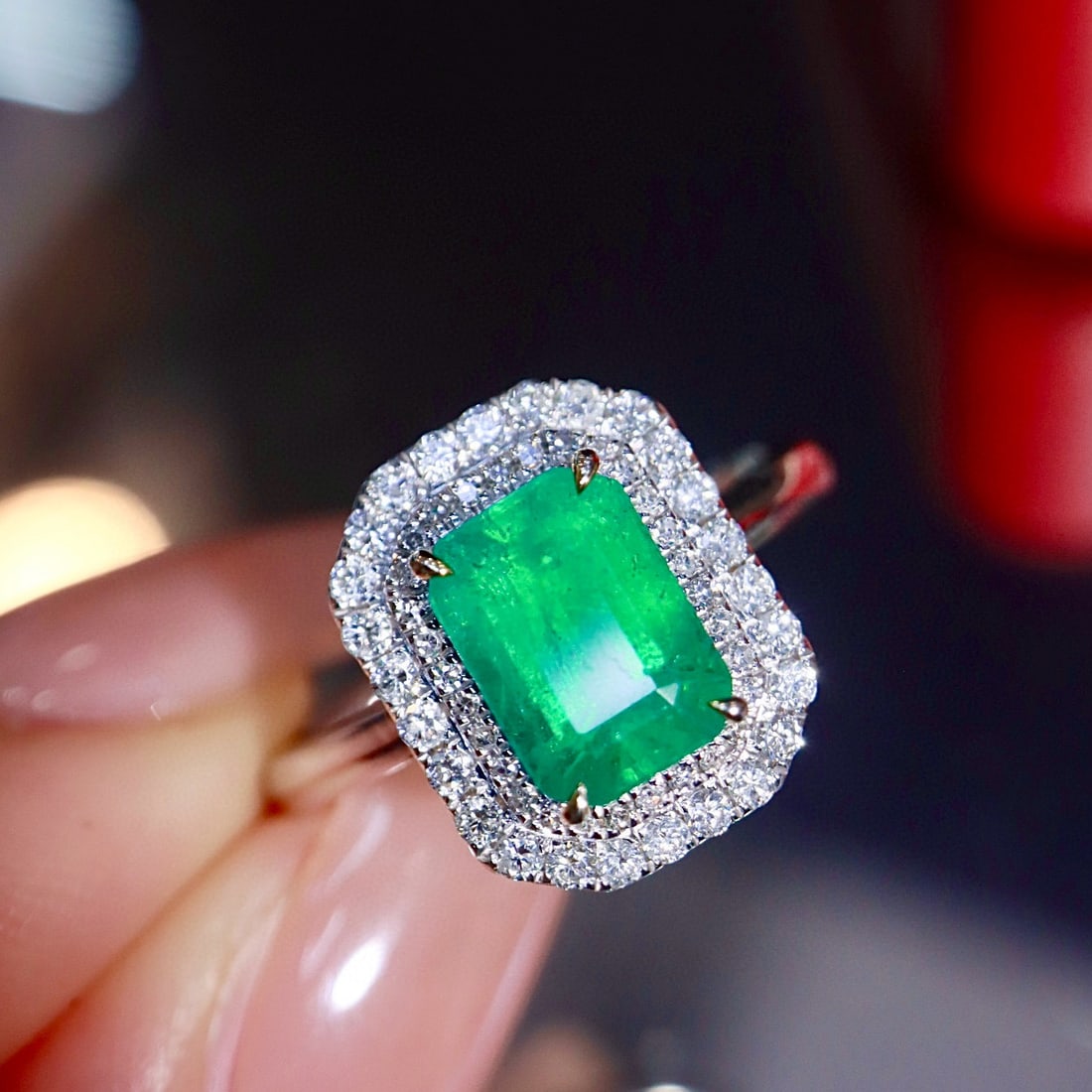 14k Gold 2.25 Ctw Natural Emerald & Diamond Ring - 4