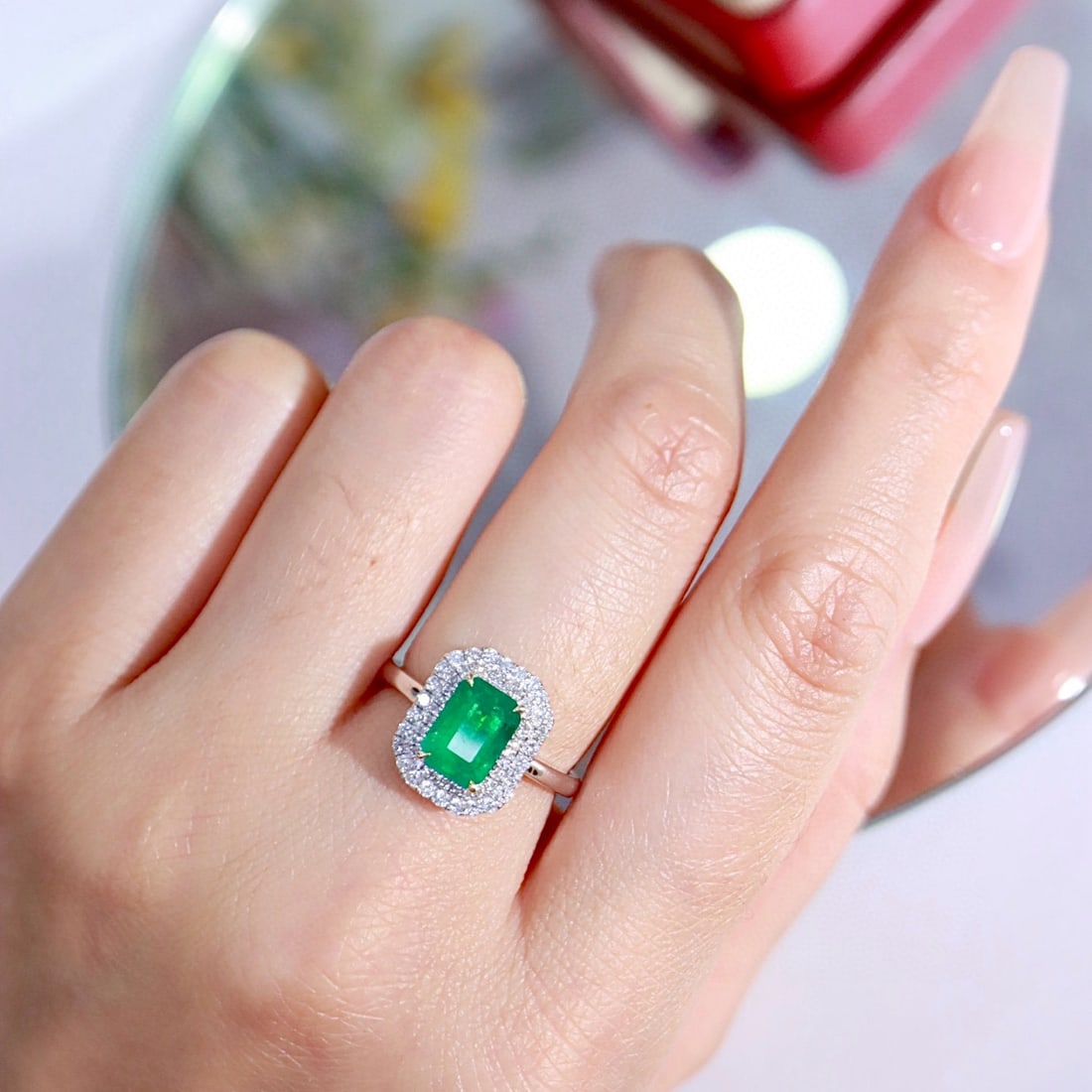 14k Gold 2.25 Ctw Natural Emerald & Diamond Ring - 8