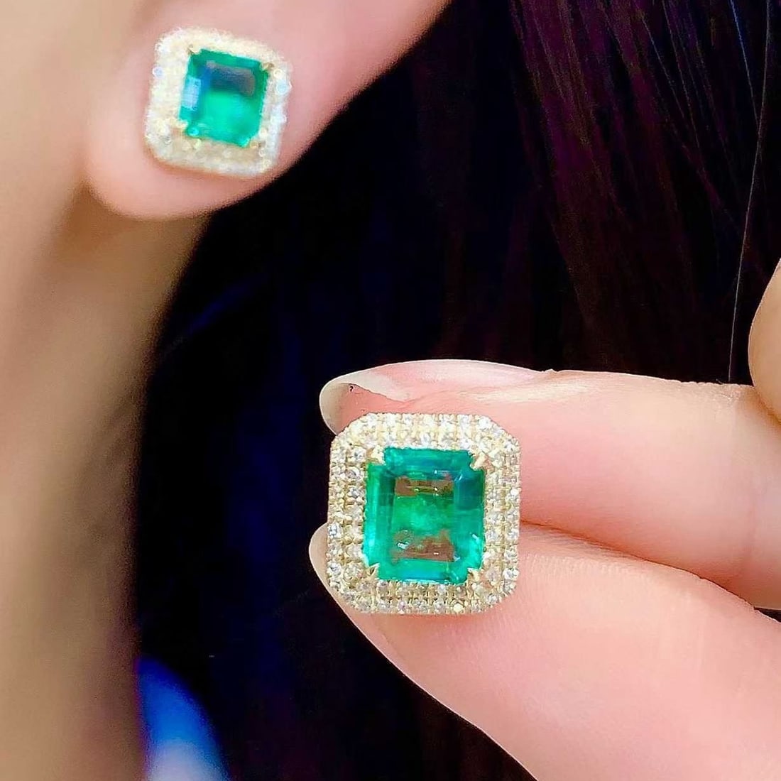 14k Gold 2.2 Ct Natural Emerald & Diamond Earrings - 4