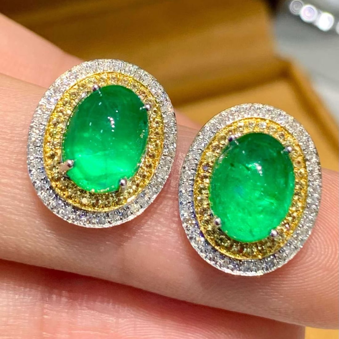 14k Gold 4.2 Ct Natural Emerald & Diamond Earrings - 3