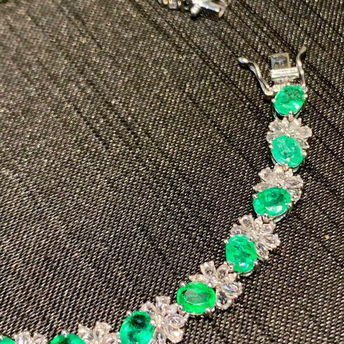 14k Gold 5.2 Ct Natural Emerald & Diamond Bracelet - 2