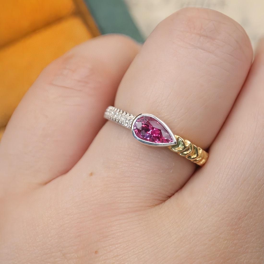 14k Gold 0.81 Ctw Natural Sapphire & Diamond Ring - 6