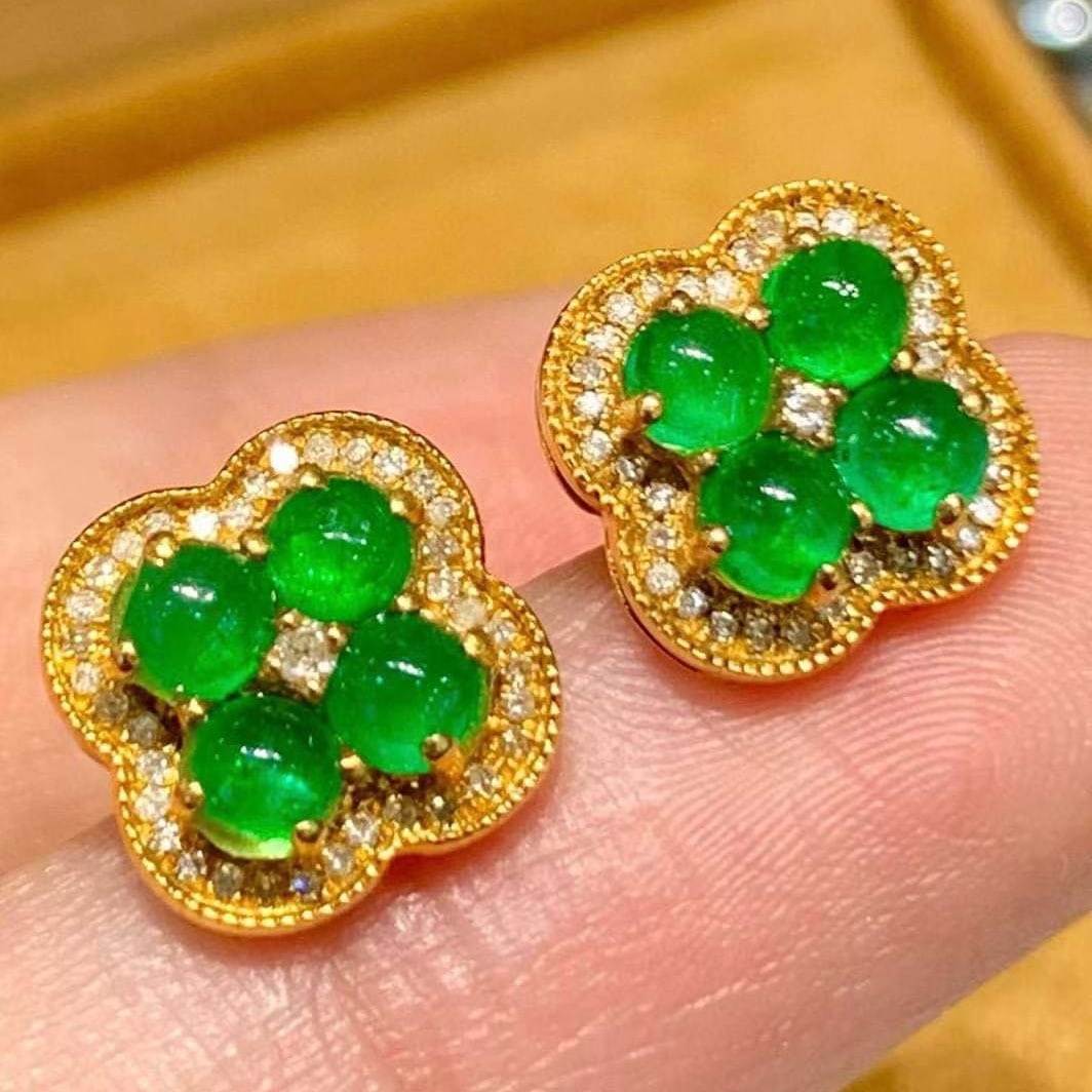 14k Gold 1.3 Ct Natural Emerald & Diamond Earrings: Ref:231155238 // gold content:14k gold // main gemstone:emerald // shape:round // carat weight:1. 3ct // color:green // treatment:natural // cut grade:g // // adjacent gemstone 2 : diamond //