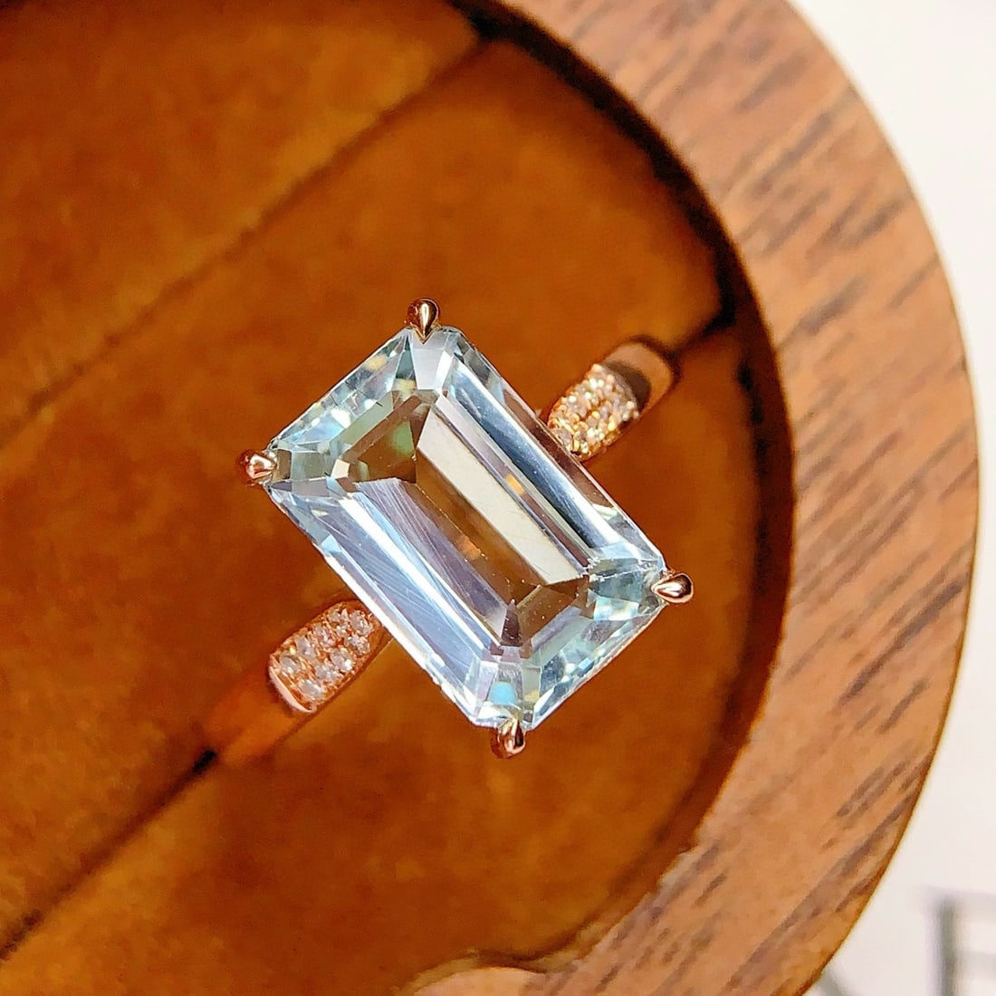 14k Gold 3.2 Ct Natural Aquamarine & Diamond Ring - 2