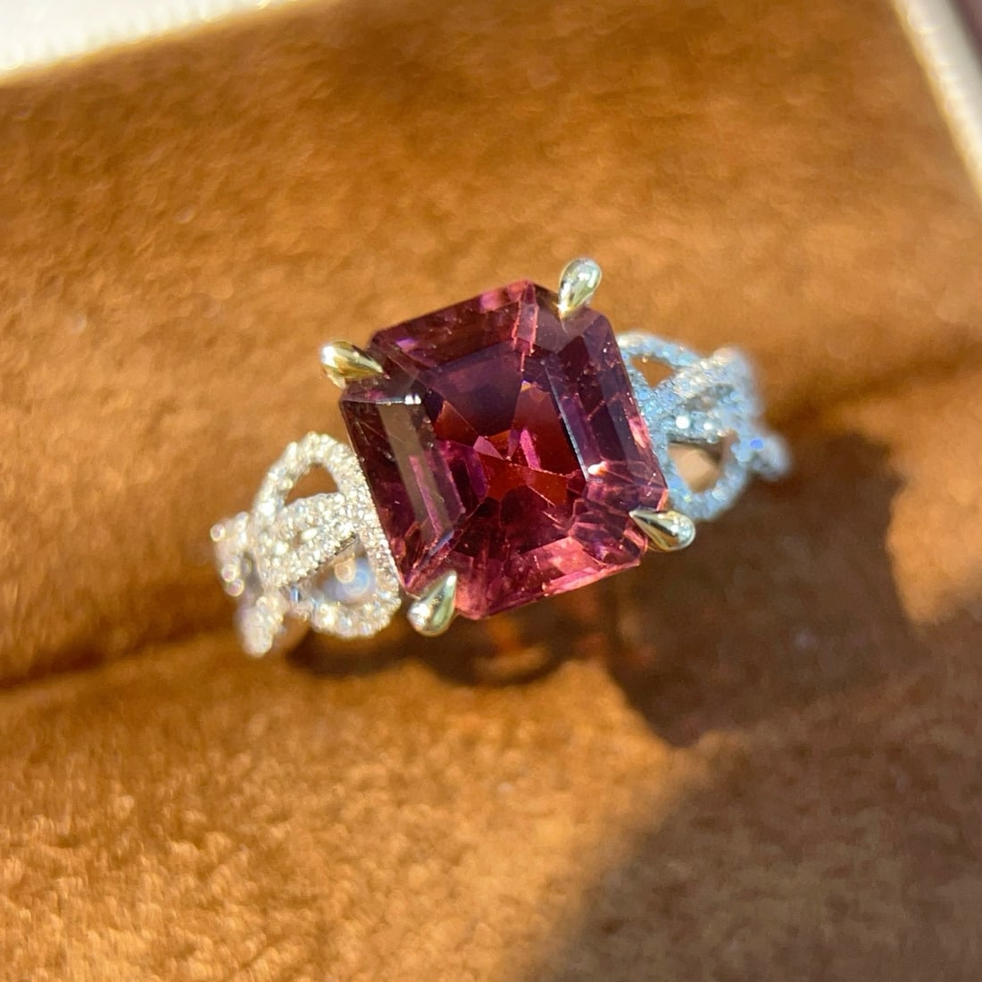 14k Gold 3.95 Ctw Natural Tourmaline & Diamond Ring: Ref:231155253 // gold content:14k gold // ring size:7. 25us // // main gemstone:tourmaline // shape:octagonal // carat weight:3. 60ct // color:red // treatment:natural // // adjacent gemstone 2 : diam