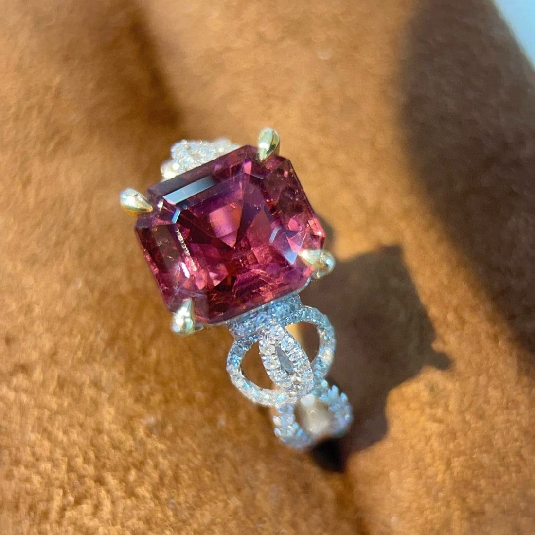 14k Gold 3.95 Ctw Natural Tourmaline & Diamond Ring - 4