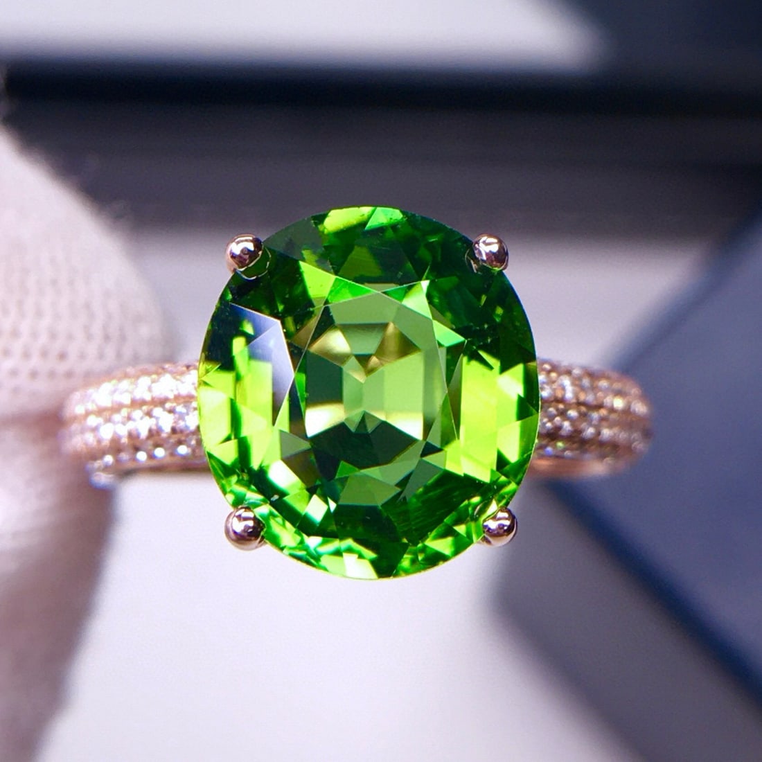14k Gold 4.21 Ct Natural Tourmaline & Diamond Ring: Ref:231155258 // gold content:14k gold // ring size:7. 25us // // main gemstone:tourmaline // shape:oval // carat weight:4. 21ct // color:green // treatment:natural // // adjacent gemstone 2 : diamond
