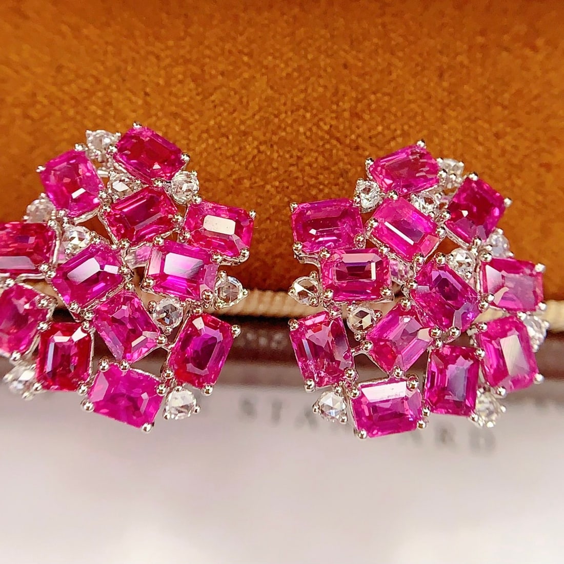 14k Gold 6.66 Ct Natural Ruby & Diamond Earrings: Ref:231156039 // gold content:14k gold // main gemstone:ruby // shape:octagonal // carat weight:6. 66ct // color:red // treatment:natural // // adjacent gemstone 2 : diamond // number of stones:22 // 