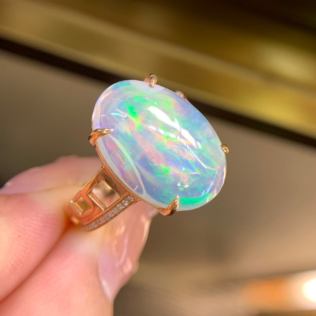 14k Gold 7.1 Ct Natural Opal & Diamond Ring - 4