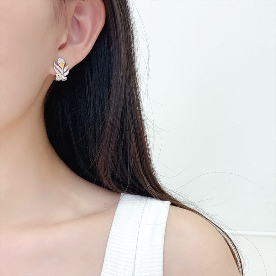 14k Gold 0.65 Ct Natural Color Diamond Earrings - 8