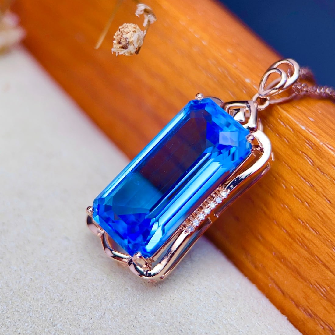 14k Gold 13.84 Ctw Natural Topaz & Diamond Pendant( Without Chain ) - 3