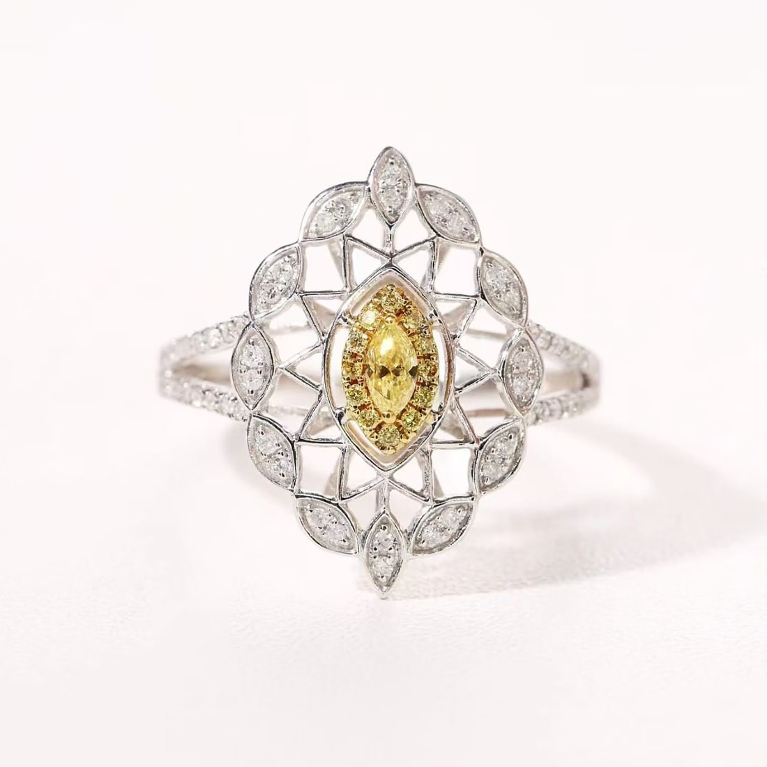 14k Gold 0.50 Ctw Natural Yellow Diamond & Diamond Ring - 2