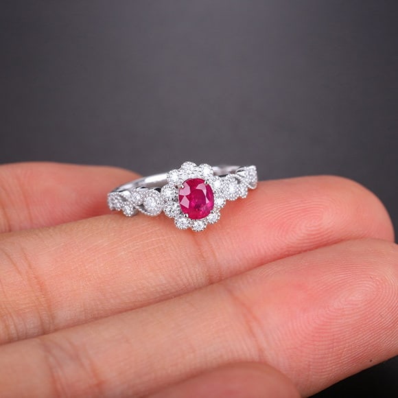 14k Gold 0.82 Ctw Natural Ruby & Diamond Ring - 5