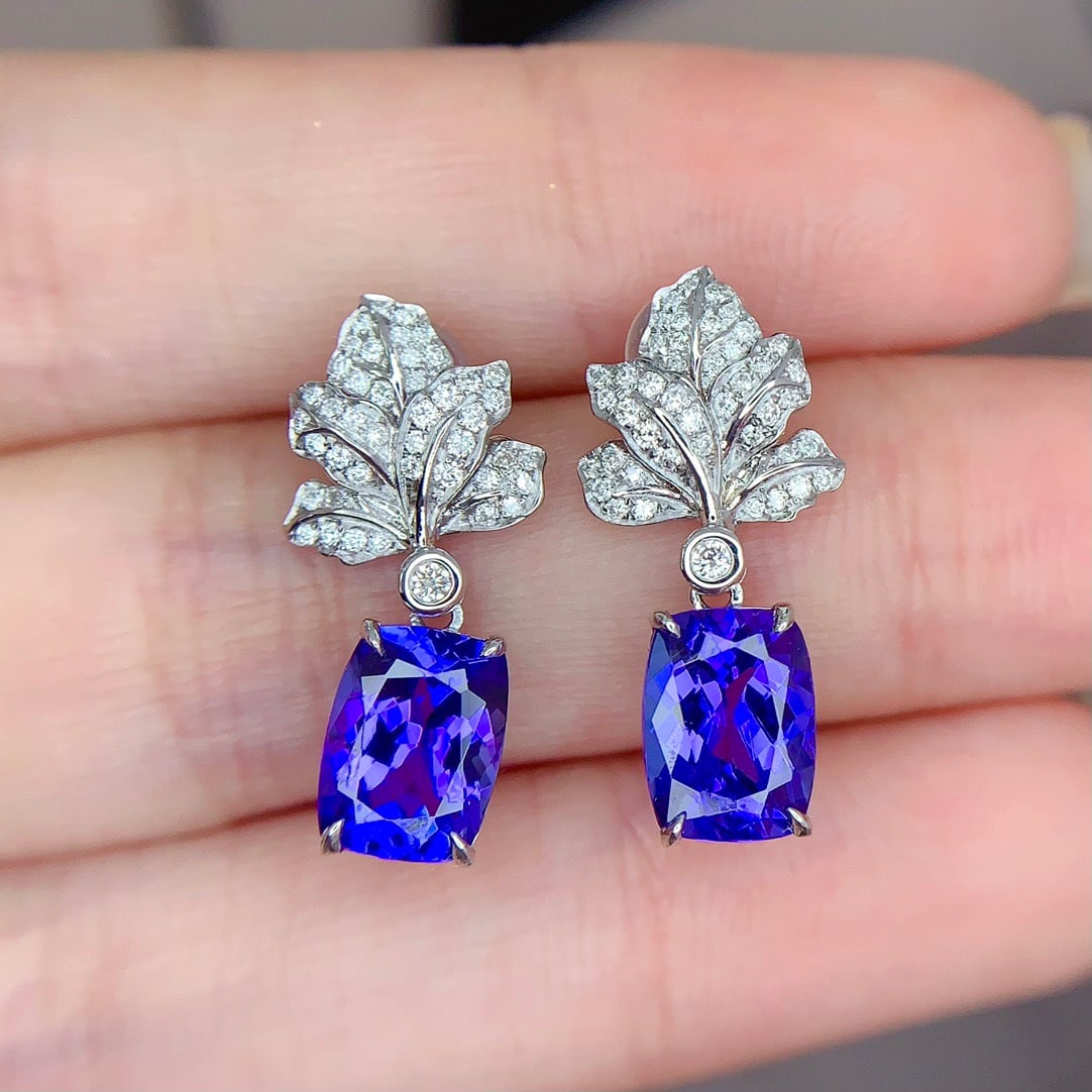 14k Gold 3.38 Ct Natural Tanzanite & Diamond Earrings: Ref:231156097 // gold content:14k gold // main gemstone:tanzanite // shape:cushion // carat weight:3. 38ct // color:blue // treatment:natural // // adjacent gemstone 2 : diamond // shape:round //