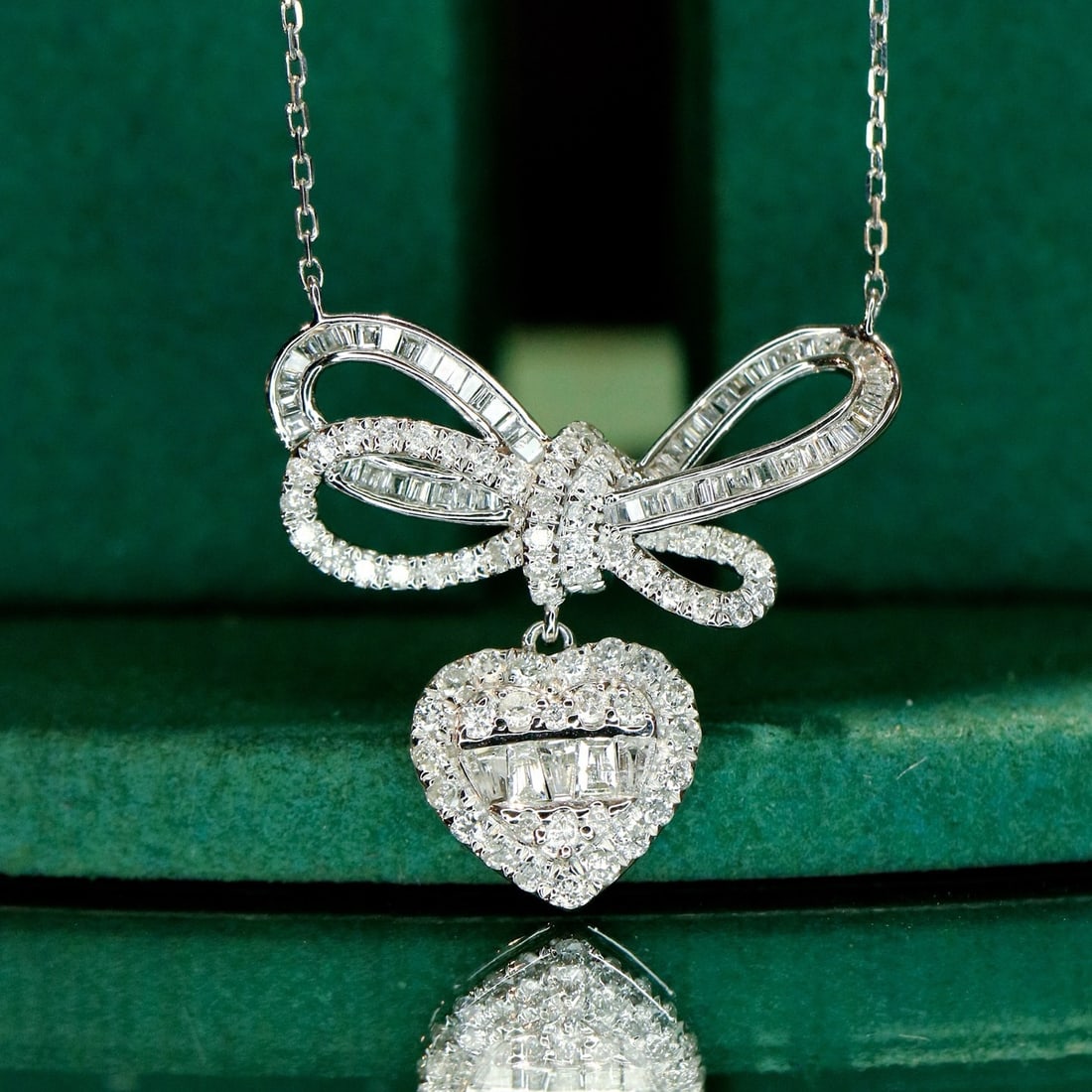 14k Gold 0.75 Ct Natural H Diamond Necklace: Ref:231156098 // gold content:14k gold // main gemstone:diamond // shape:multiple // carat weight:0. 75ct // clarity grade:vs-si // color:h // treatment:natural // Condition: New Low Estimate: 3700.00