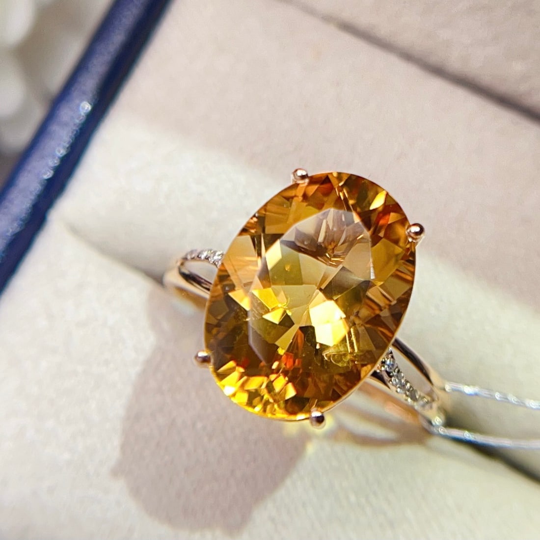 14k Gold 5.35 Ctw Natural Citrine & Diamond Ring: Ref:231156110 // gold content:14k gold // ring size:7. 25us // // main gemstone:citrine // shape:oval // carat weight:5. 3ct // color:yellow // treatment:natural // // adjacent gemstone 2 : diamond