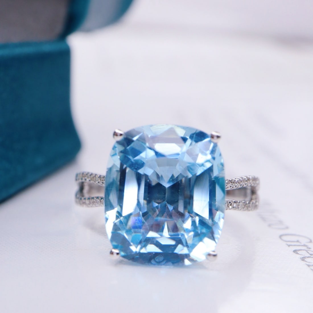 14k Gold 4.83 Ctw Natural Aquamarine & Diamond Ring: Ref:231156134 // gold content:14k gold // ring size:7. 25us // // main gemstone:aquamarine // shape:cushion // carat weight:4. 70ct // color:blue // treatment:natural // // adjacent gemstone 2 : diamo