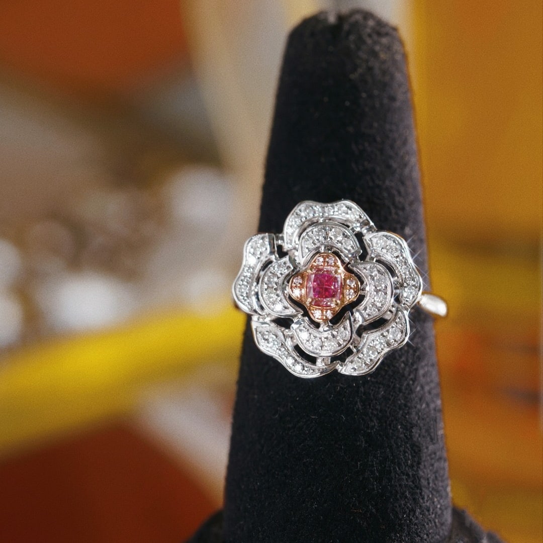 14k Gold 0.65 Ctw Natural Pink Diamond & Diamond & Flowers Ring: Ref:231156135 // gold content:14k gold // ring size:7. 25us // // main gemstone:pink diamond // shape:cushion // carat weight:0. 28ct // color:pink // treatment:natural // // adjacent gemstone 2 :