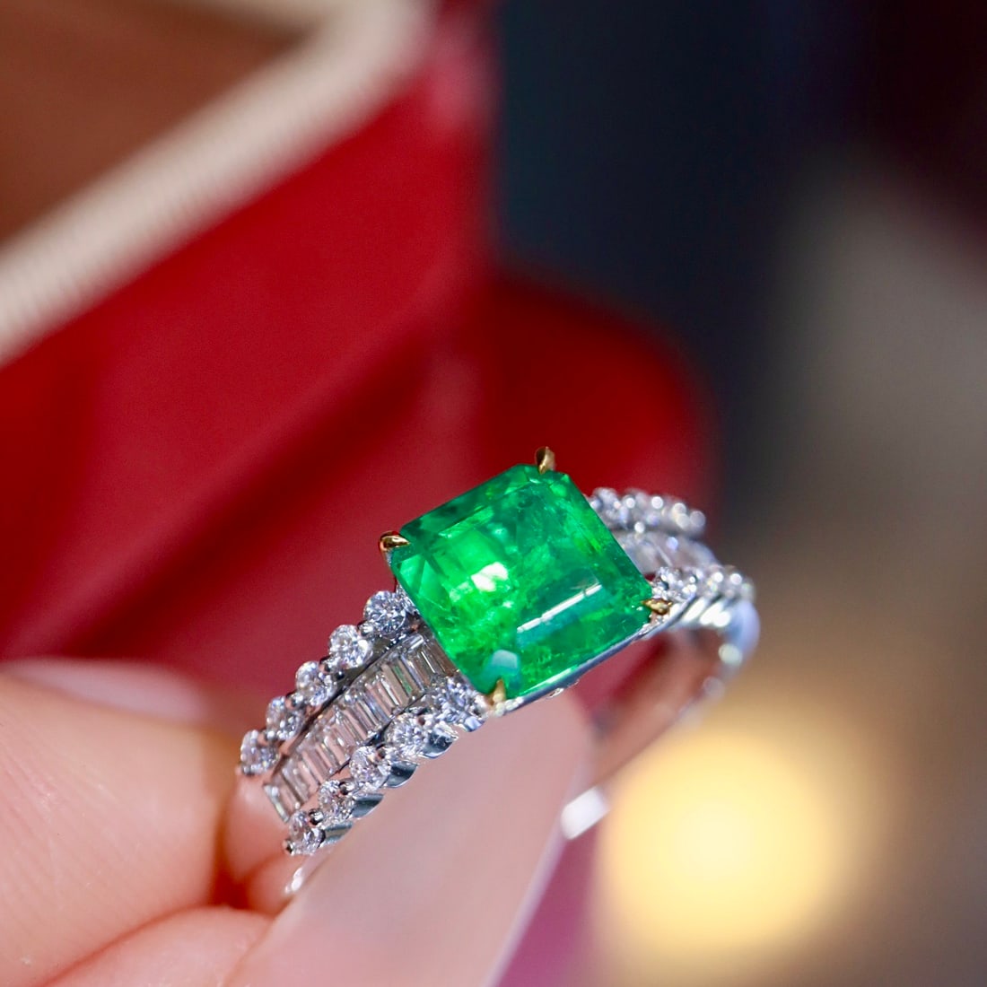 14k Gold 1.31 Ctw Natural Emerald & Diamond Ring - 9
