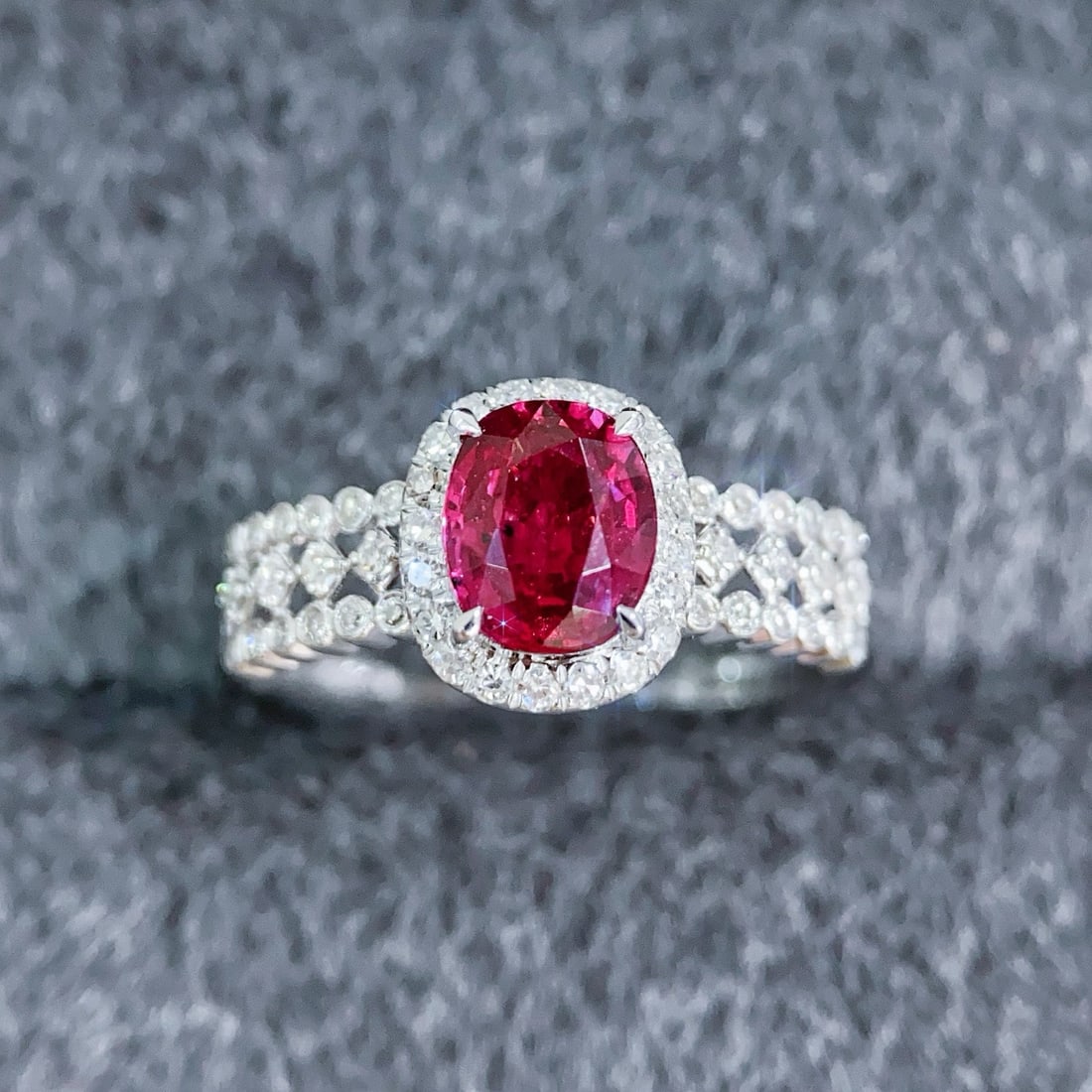 14k Gold 1.26 Ct Natural Ruby & Diamond Ring: Ref:231156137 // gold content:14k gold // ring size:7. 25us // // main gemstone:ruby // shape:oval // carat weight:1. 26ct // color:red // treatment:natural // // adjacent gemstone 2 : diamond //