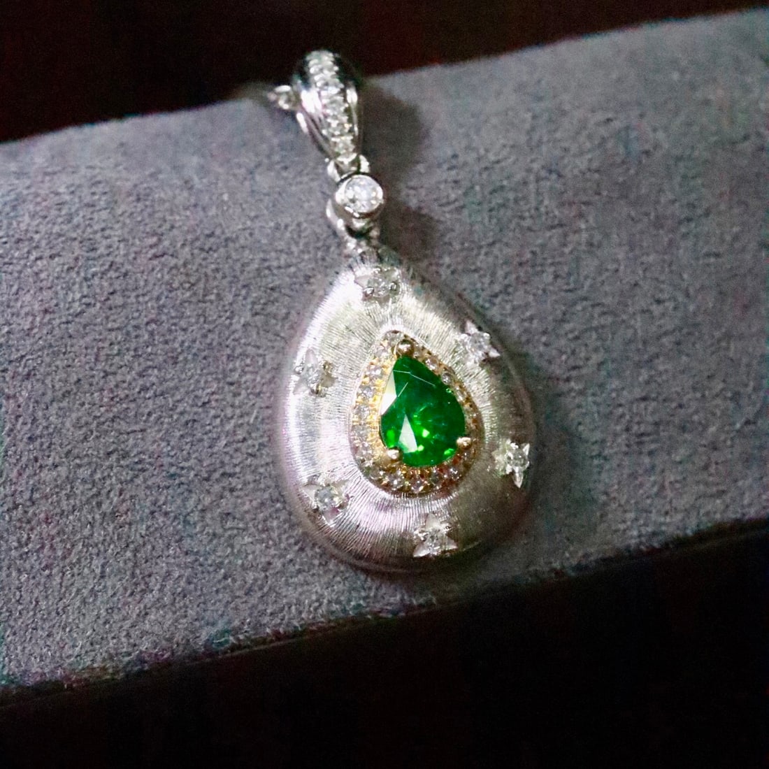 14k Gold 0.53 Ctw Natural Tsavorite & Diamond Pendant( Without Chain ) - 3