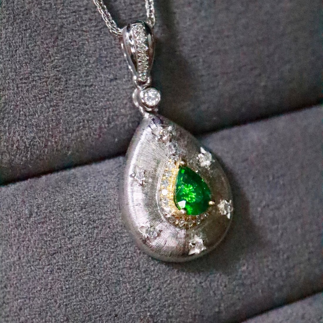 14k Gold 0.53 Ctw Natural Tsavorite & Diamond Pendant( Without Chain ) - 4