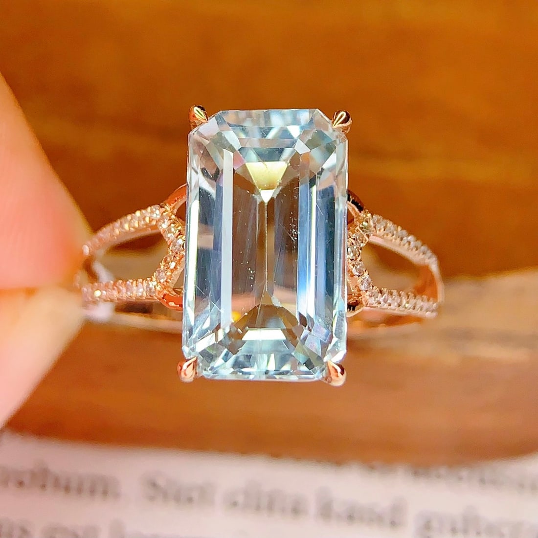 14k Gold 4.8 Ct Natural Aquamarine & Diamond Ring - 2