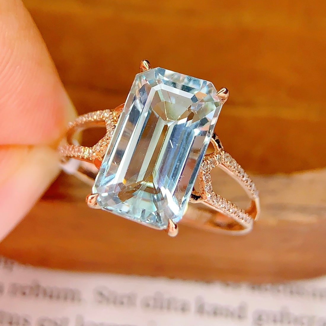 14k Gold 4.8 Ct Natural Aquamarine & Diamond Ring - 3