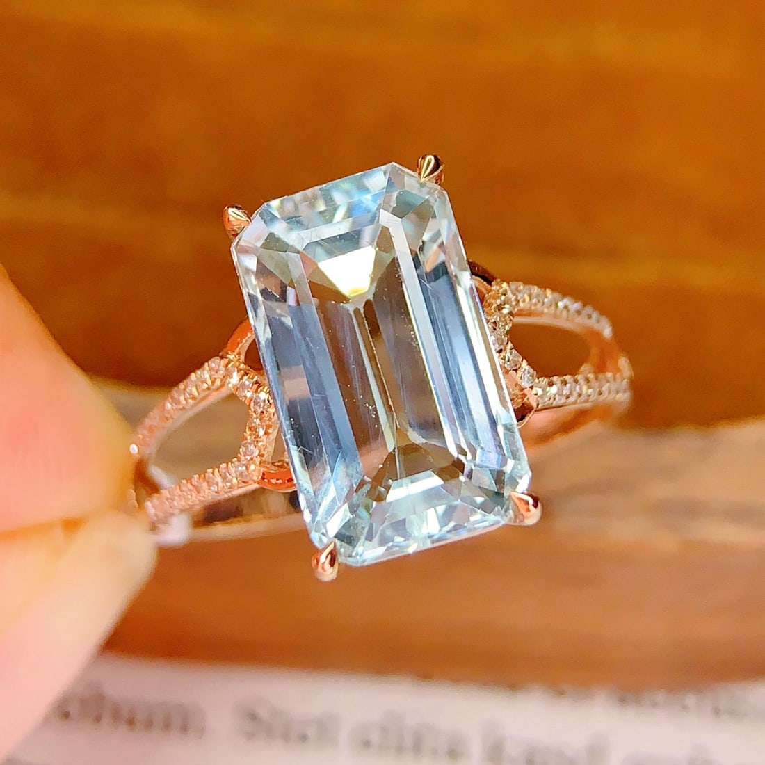 14k Gold 4.8 Ct Natural Aquamarine & Diamond Ring - 4
