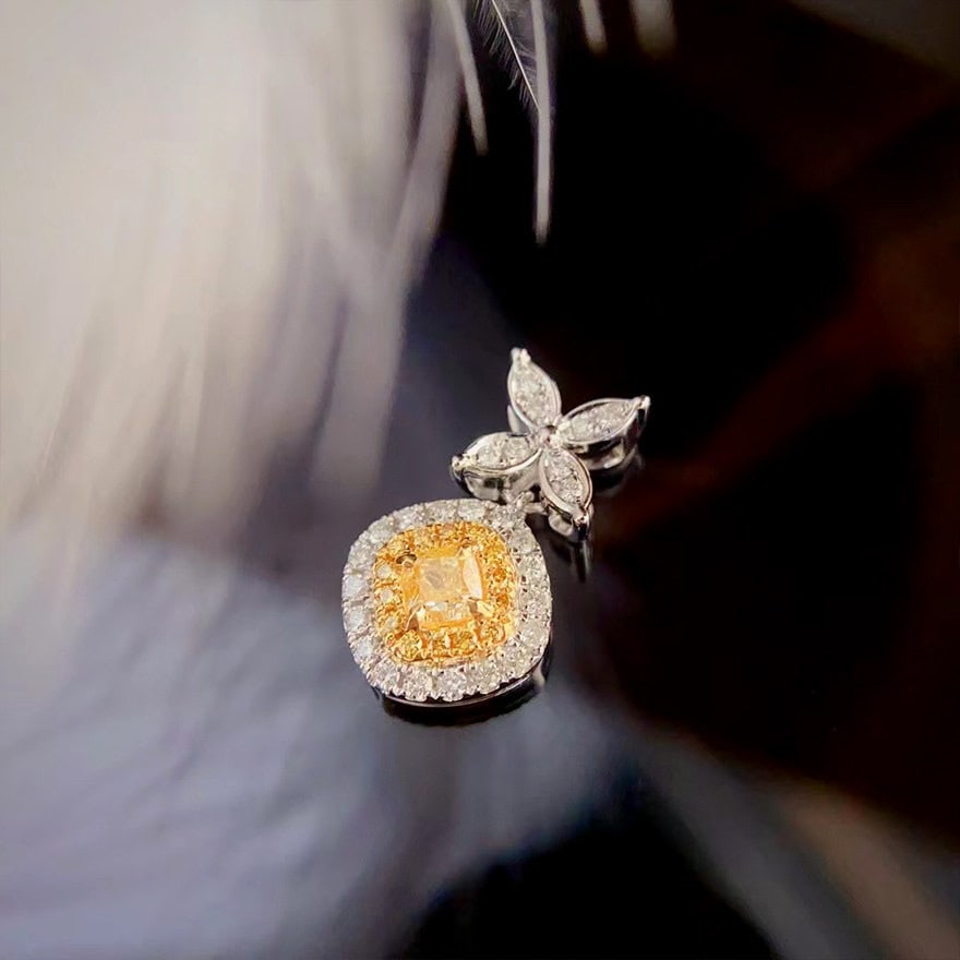 14k Gold 0.45 Ctw Natural Yellow Diamond & Diamond Pendant( Without Chain ) - 3